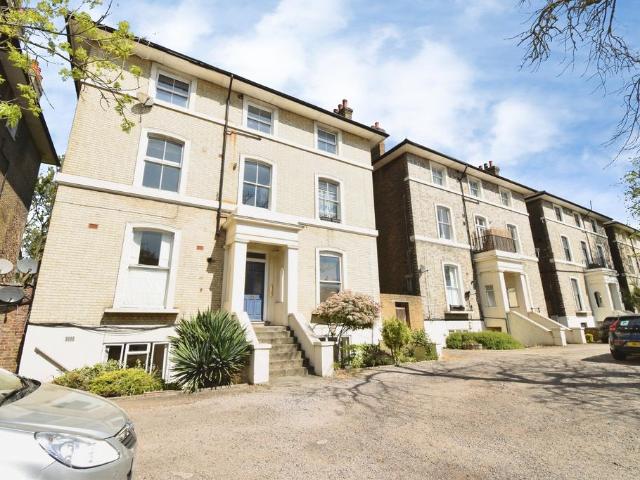 Flat for sale in Kidbrooke, Greater London