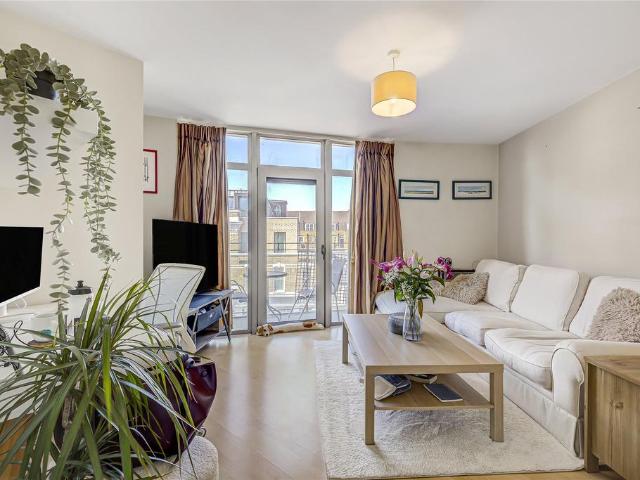 Flat for sale in Fulham, Isle Of Man