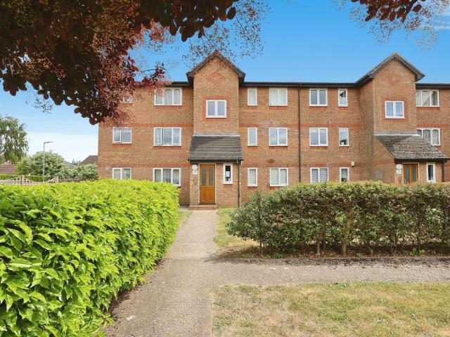Flat for sale in Hill View, King's Walden