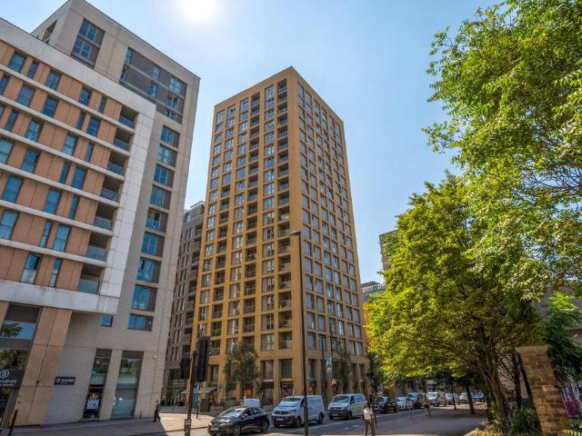Flat for sale in London Borough of Lewisham, Ladywell