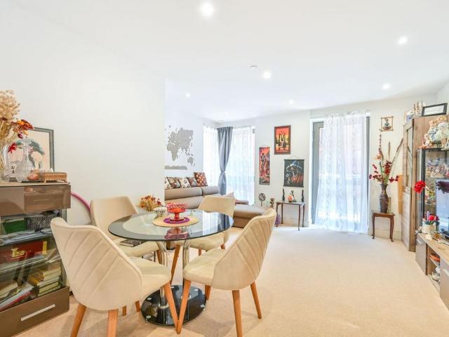 Flat for sale in Greater London