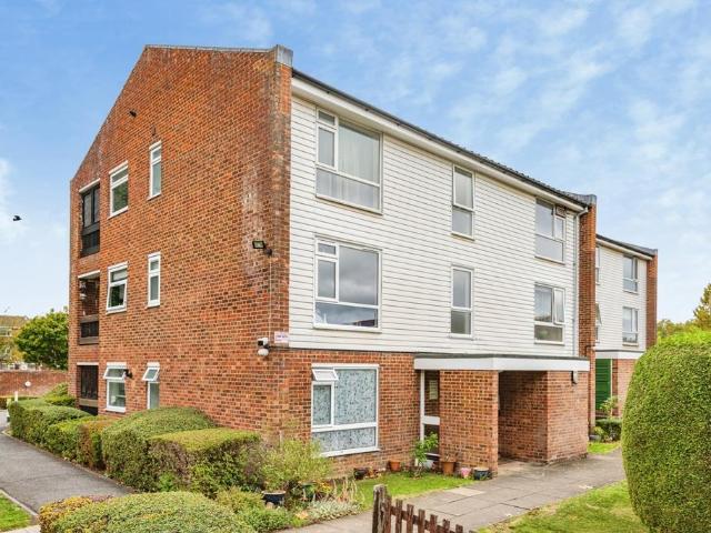 Flat for sale in Selsdon, Greater London