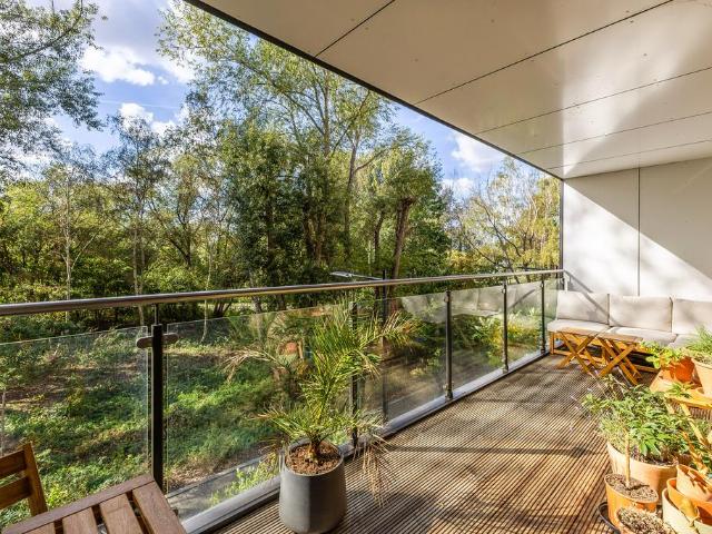 Flat for sale in London Borough of Wandsworth, Greater London