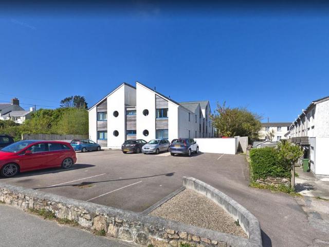 Flat for sale in Penbeagle, Cornwall