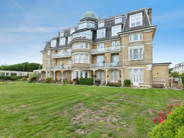 Flat for sale in West Cliff, Bournemouth