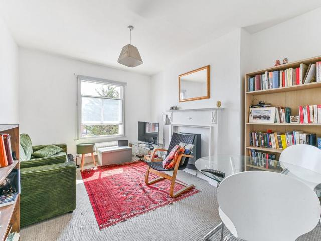 Flat for sale in West Norwood, Greater London