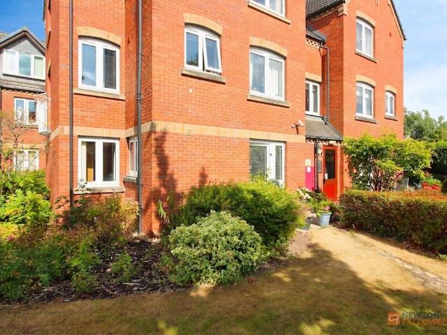 Flat for sale in Syston, Elmfield