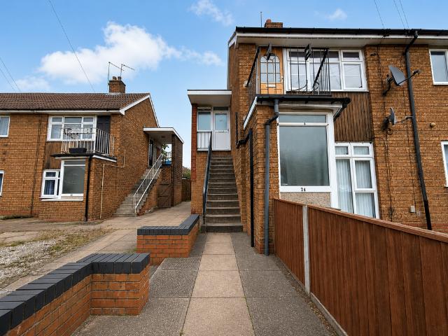 Flat for sale in Lambert's End, Oldbury