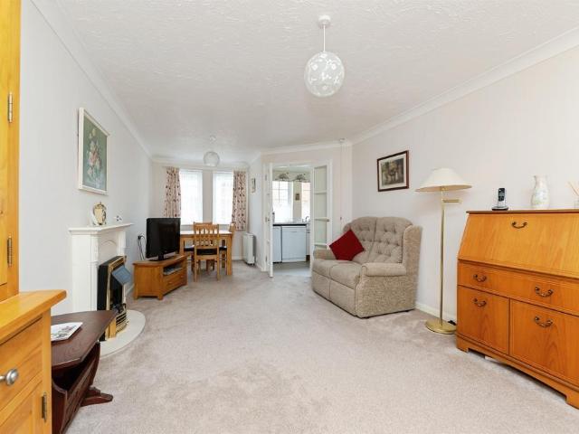 Flat for sale in Norton, King's Walden