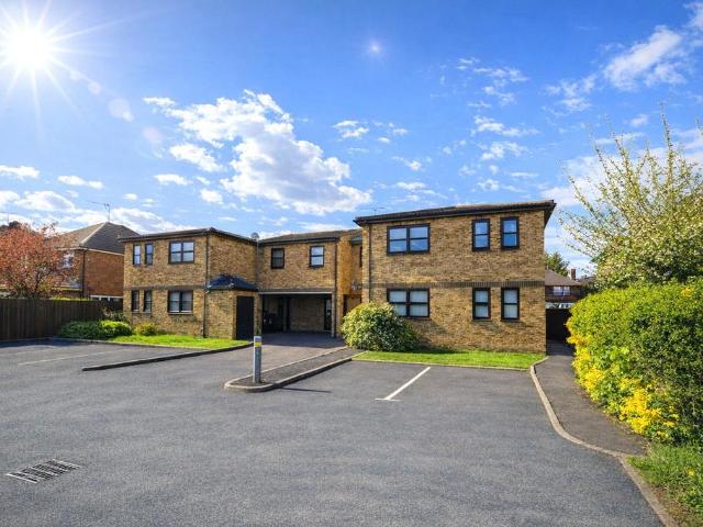 Flat for sale in Row Town, Surrey