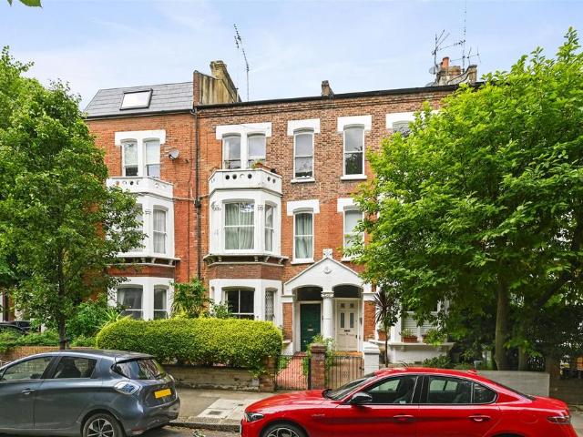 Flat for sale in Brook Green, Greater London