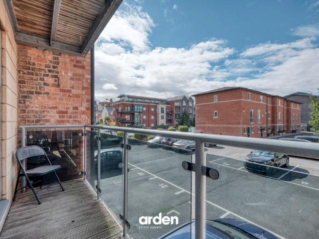 Flat for sale in Diglis, Worcestershire