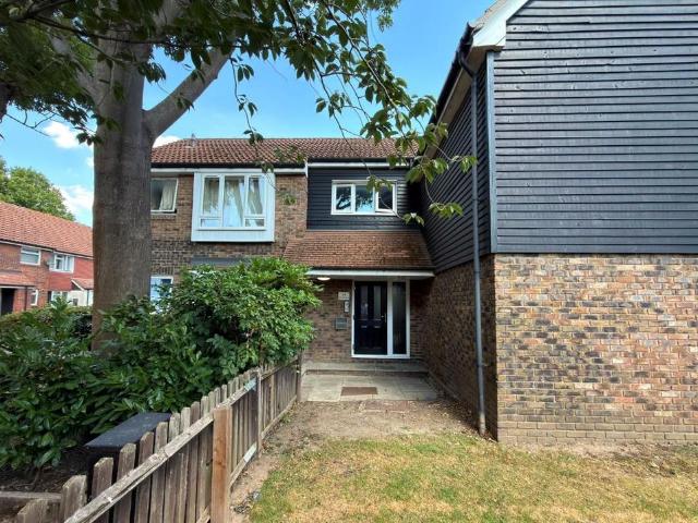 Flat for sale in Beckton, Greater London