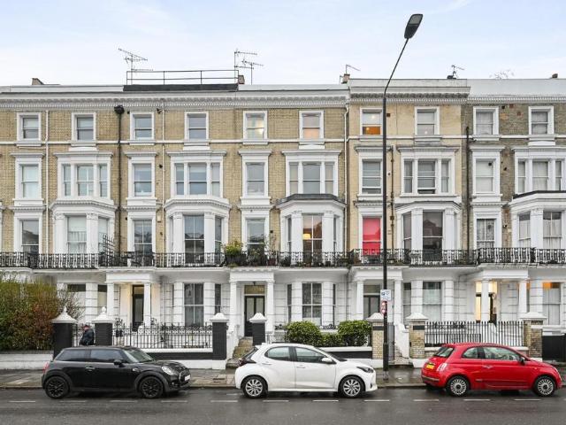 Flat for sale in Notting Hill, Greater London