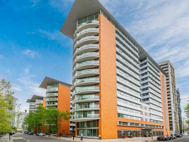 Flat for sale in Paddington, Greater London