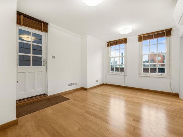 Flat for sale in St. John's Wood, Greater London