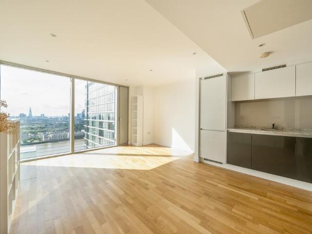 Flat for sale in Canary Wharf, Greater London