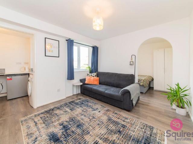 Flat for sale in Finchley, Isle Of Man
