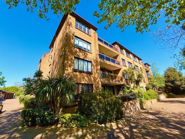Flat for sale in Widmore, Greater London