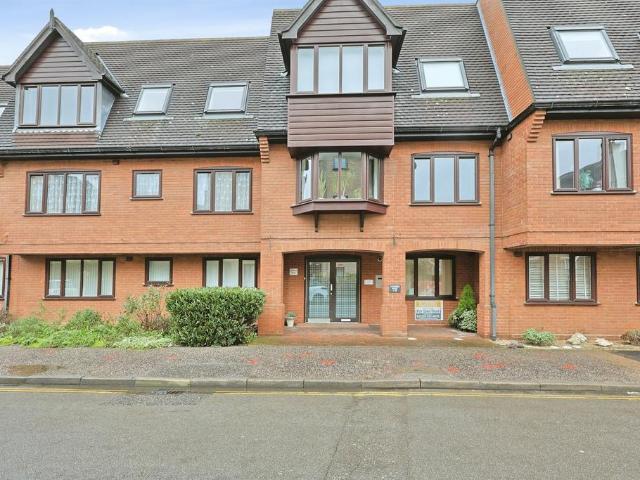 Flat for sale in East Bank, Norfolk