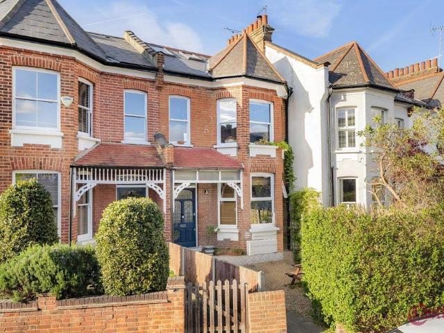 Flat for sale in Crouch End, Greater London