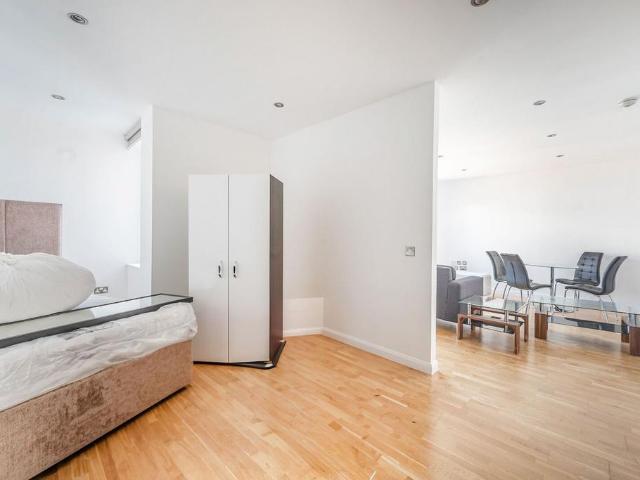 Flat for sale in Kenton, Greater London