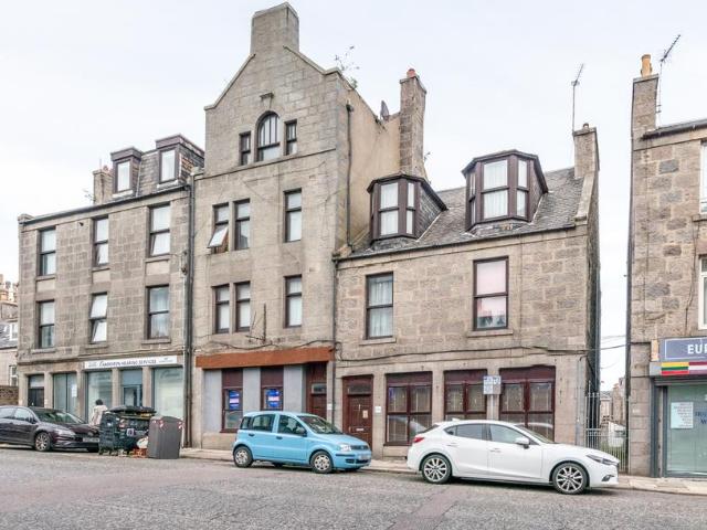 Flat for sale in Ballindoch, Scotland