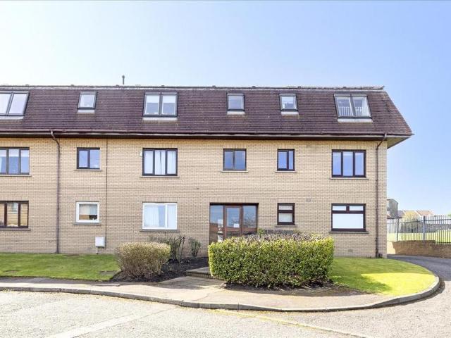 Flat for sale in Gilmerton, Scotland