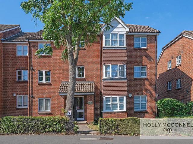 Flat for sale in London Borough of Lewisham, Greater London