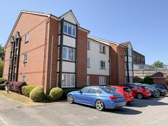 Flat for sale in Three Bridges, Glynde
