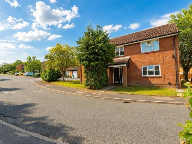 Flat for sale in St Paul's Cray, Greater London