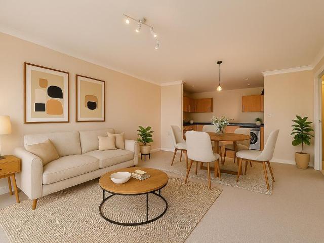 Flat for sale in Mile End, Greater London