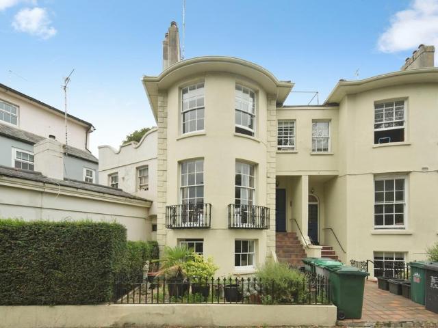 Flat for sale in Round Hill, Brighton & Hove