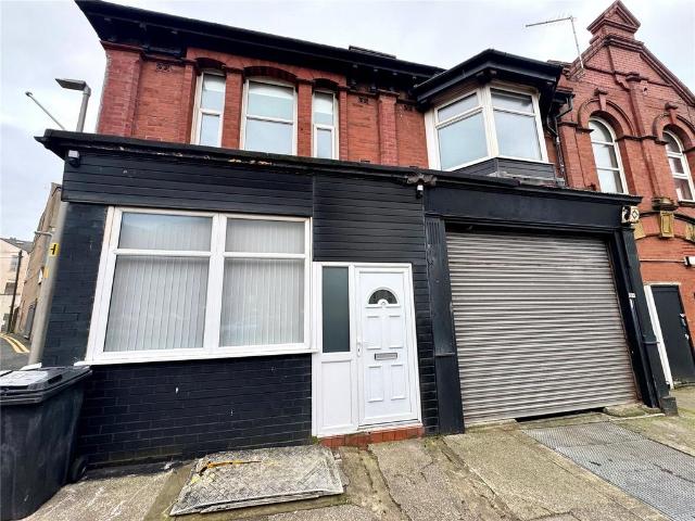 Flat for sale in Blackpool