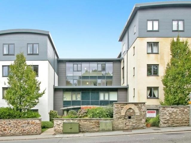 Flat for sale in Trelander, Penweathers