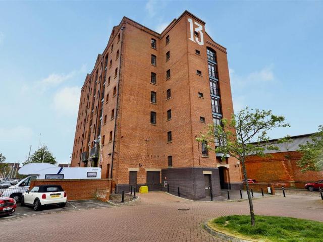 Flat for sale in Old Town, Hull