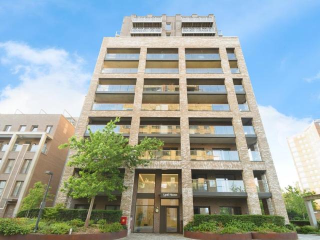 Flat for sale in Upton Park, Greater London