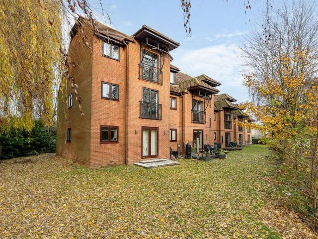 Flat for sale in Colliers End, Hertfordshire