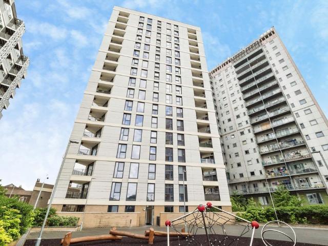 Flat for sale in Greater London