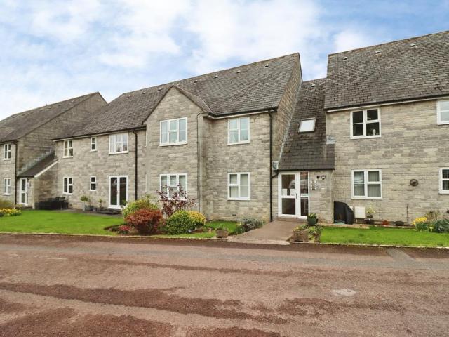 Flat for sale in Pucklechurch, South Gloucestershire