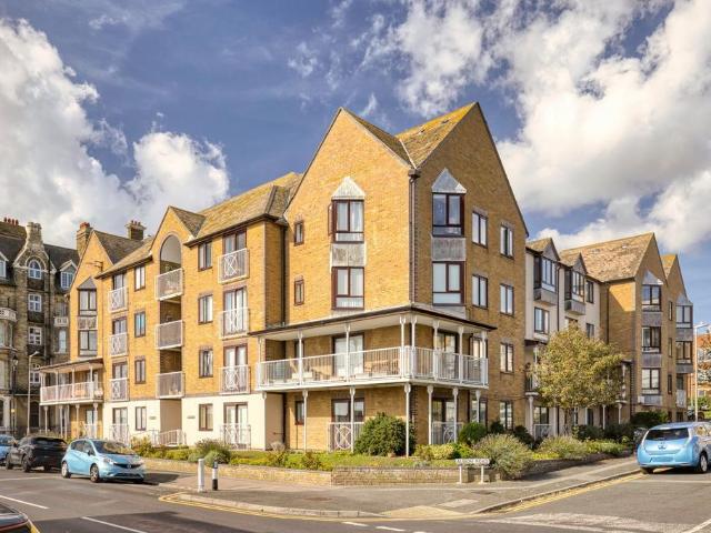 Flat for sale in East Cliff, Thanet