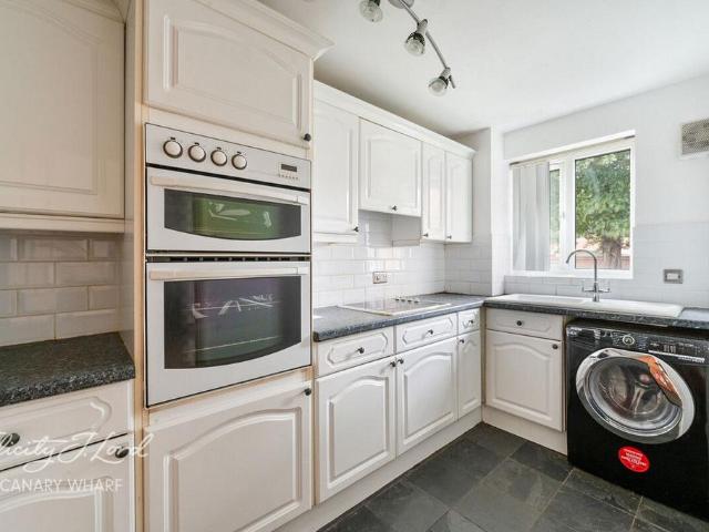 Flat for sale in Mill Quay, Cat Hill