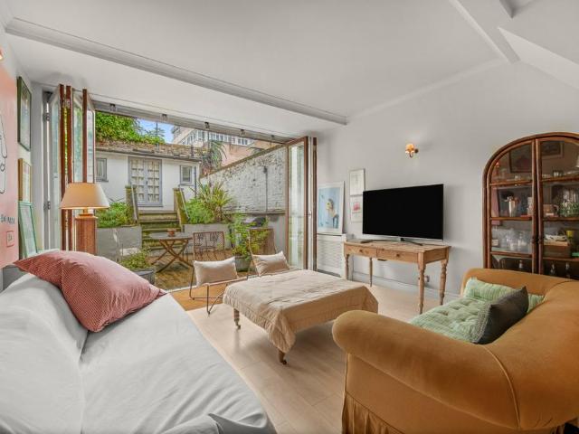 Flat for sale in Paddington, Isle Of Man