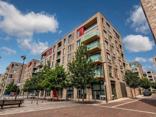 Flat for sale in East Greenwich, Greater London