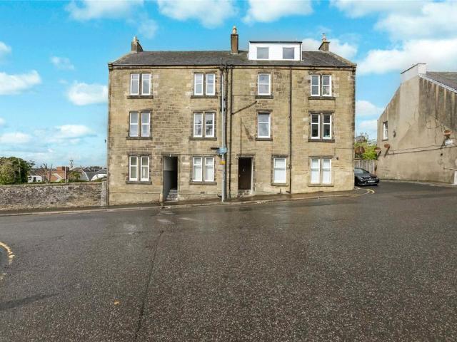 Flat for sale in Lanark, Scotland