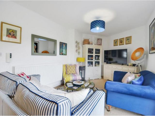 Flat for sale in College Park, Greater London