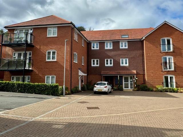 Flat for sale in Catteshall, Fole