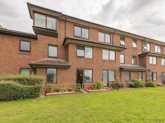 Flat for sale in Ortongate Centre, Peterborough