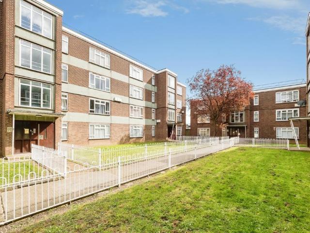 Flat for sale in London Borough of Havering, Greater London
