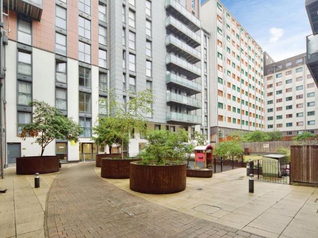 Flat for sale in Hale Village, Tottenham Hale